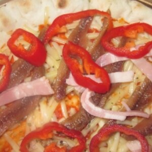 アンチョビとベーコンとチーズの簡単ピザ